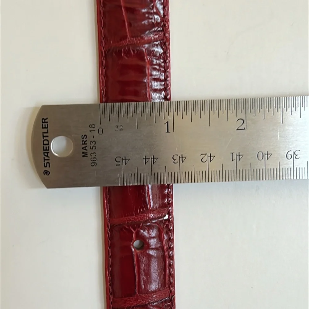 Coldwater Creek red‎ embossed leather belt. Filigree Silver buckle. Size Medium.